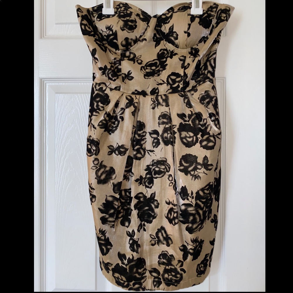 Velvet floral Forever 21 Strapless Dress